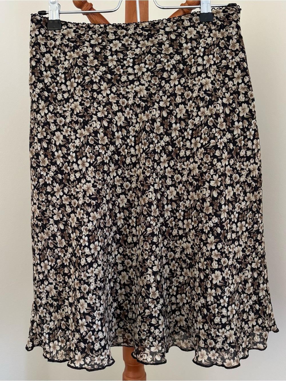 🍂FALL SKIRT Old Navy Black Midi Skirt with Cream Floral Print